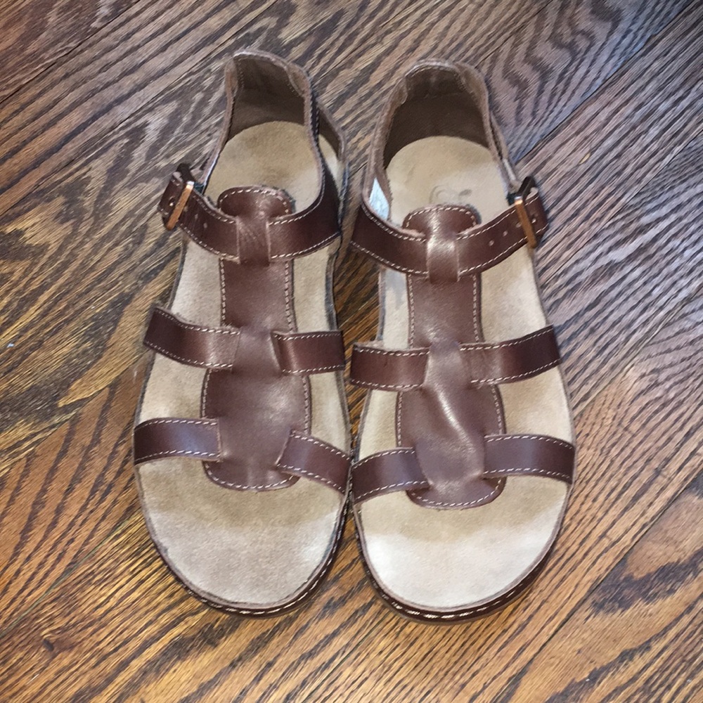 Chaco Women’s Brown Leather Sandal